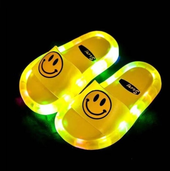 Children‘s Light Up Slippers/Sandals