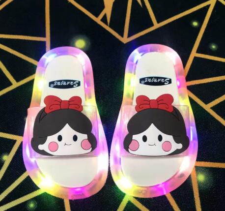 Children‘s Light Up Slippers/Sandals